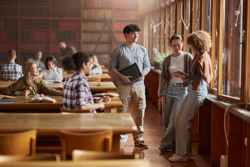 Imagen estudiantes becas posgrado en el extranjero