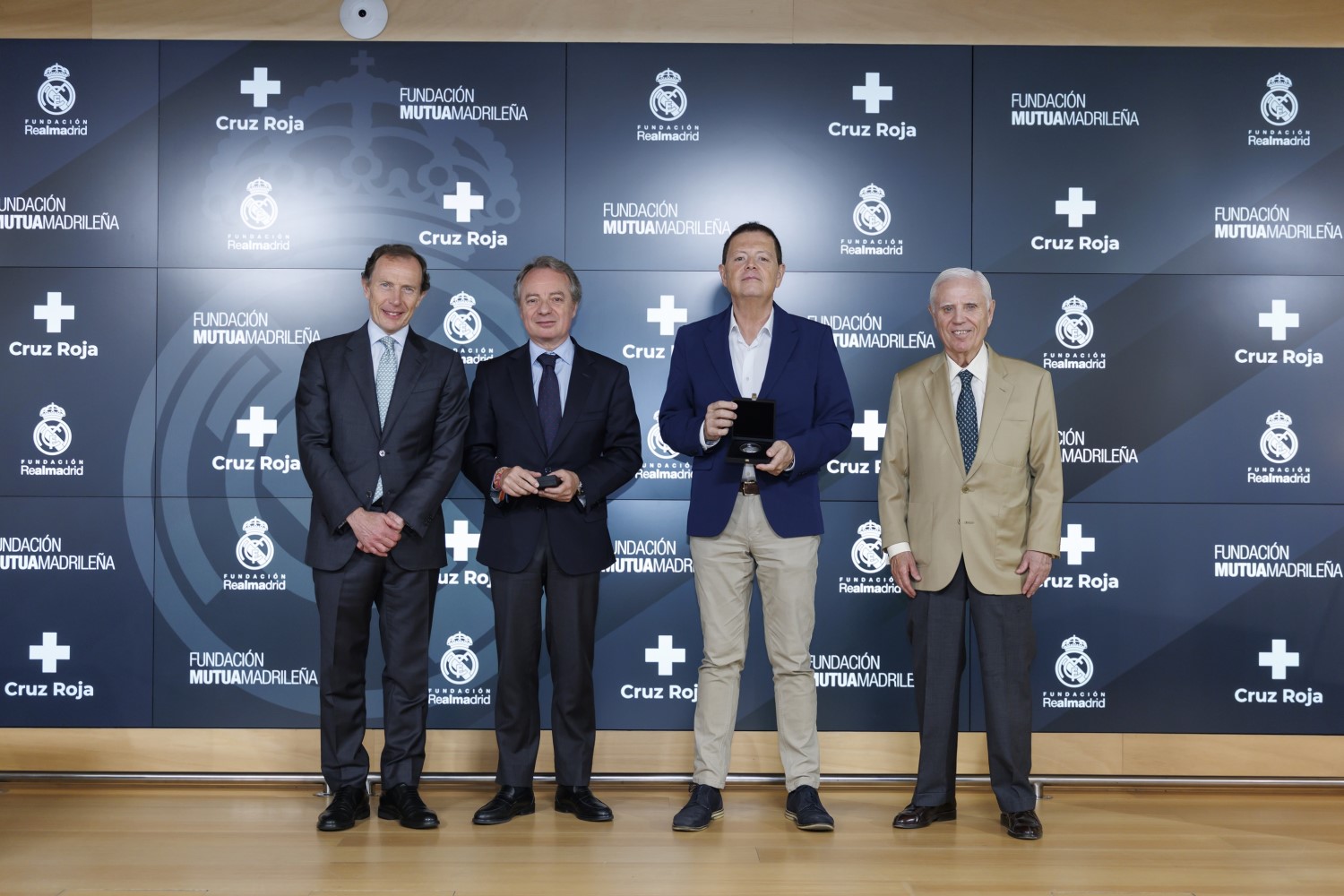 Firma programa Fundaciones Mutua, Real Madrid y Cruz Roja_Compañeros