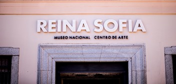 fachada de la real academia española
