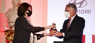 Ignacio Garralda, Presidente de Fundación Mutua, recoge el Premio la Filantropía