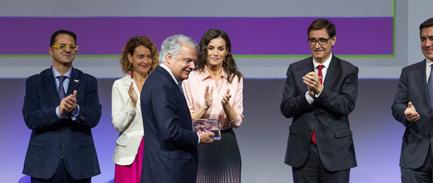 Ignacio Garralda, presidente de Fundación Mutua recibe el premio por el apoyo a enfermedades raras